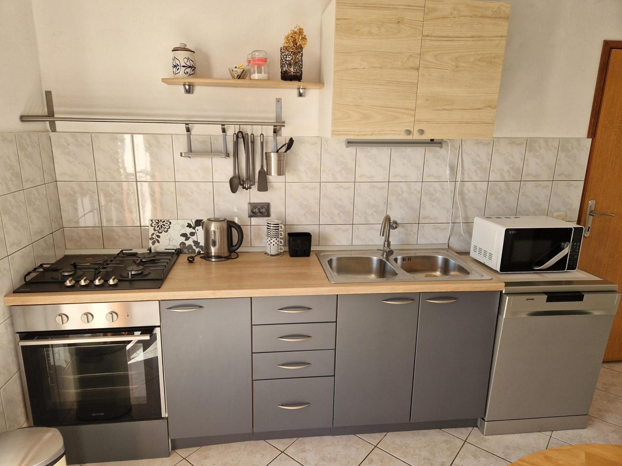 Bugenvila Rogoznica  Rom bilde
